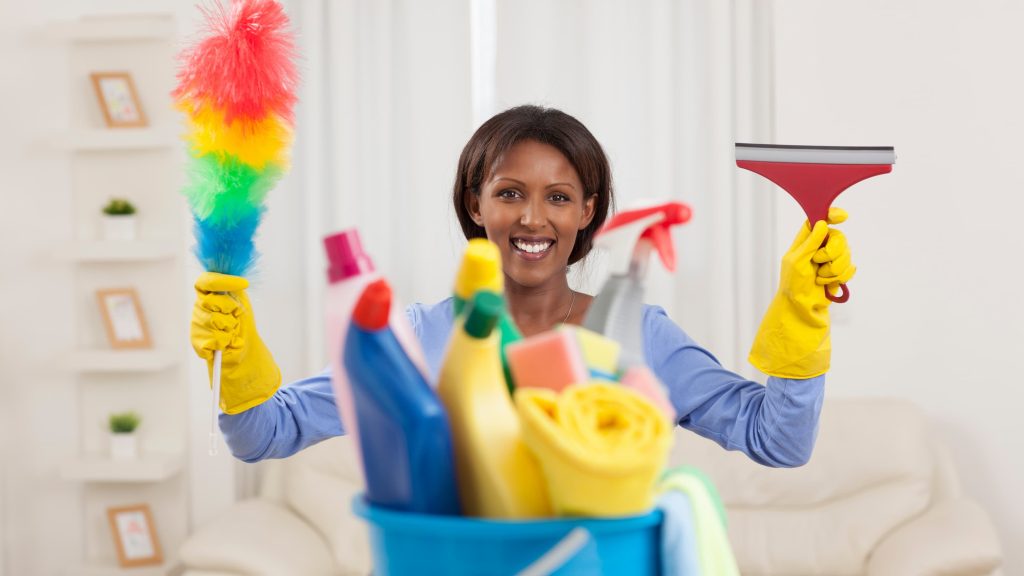 Difference between maid and housekeeper